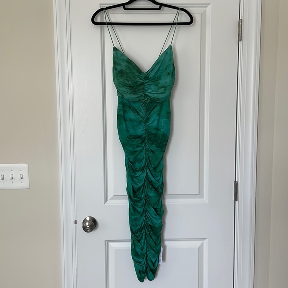 [SOLD] Cami Dress - Picture 4 of 6